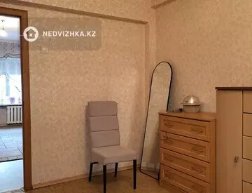 2-комнатная квартира, этаж 3 из 5, 53 м², миниатюра 2