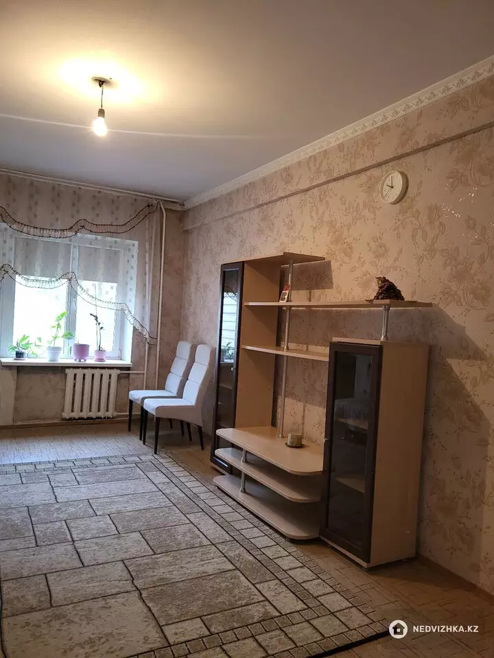 2-комнатная квартира, этаж 3 из 5, 53 м², фотография 3