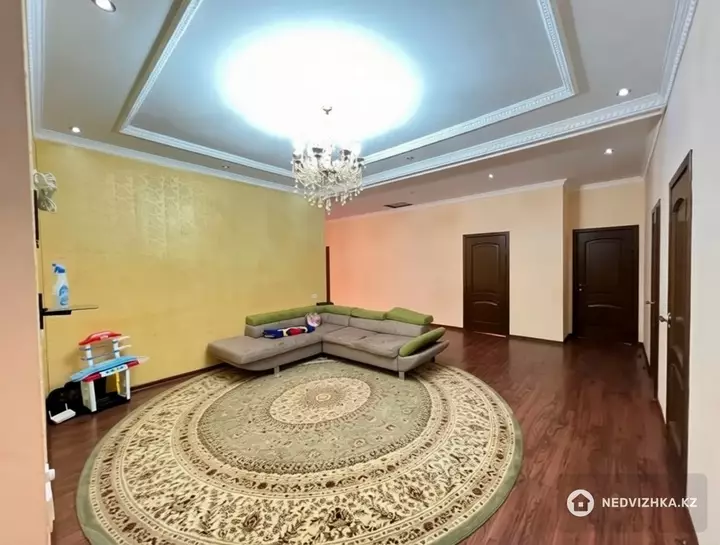 6-комнатный дом, 15 соток, 312 м²