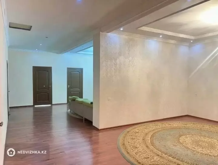 6-комнатный дом, 15 соток, 312 м², фотография 5