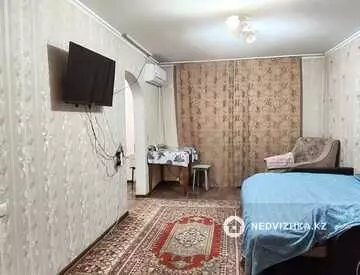 2-комнатная квартира, этаж 3 из 5, 44 м², миниатюра 3