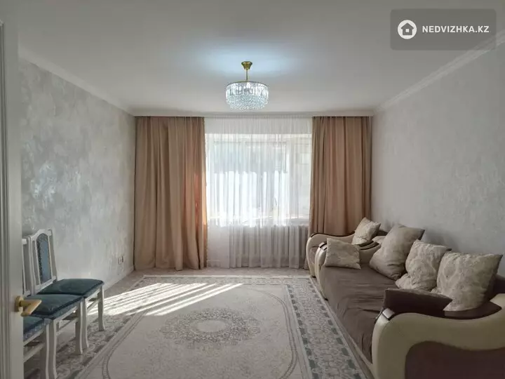 3-комнатная квартира, этаж 3 из 10, 80 м², На длительный срок, фотография 3