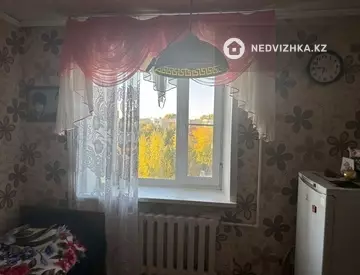 3-комнатная квартира, этаж 4 из 5, 59 м², миниатюра 2