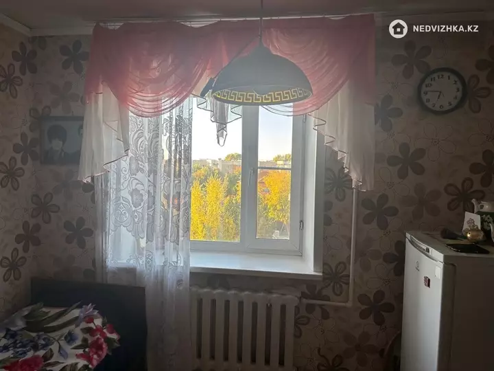 3-комнатная квартира, этаж 4 из 5, 59 м², фотография 2