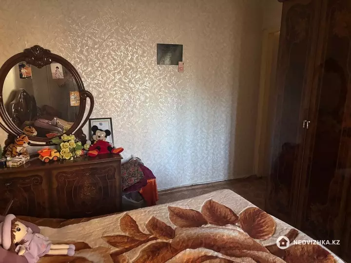 3-комнатная квартира, этаж 4 из 5, 59 м², фотография 3