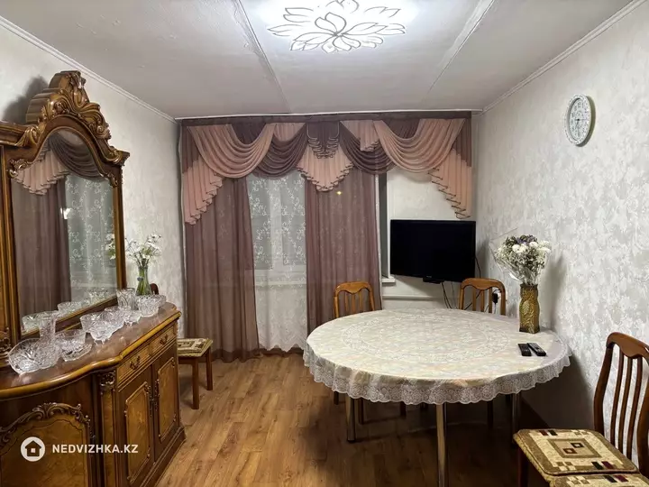 3-комнатная квартира, этаж 4 из 5, 59 м²