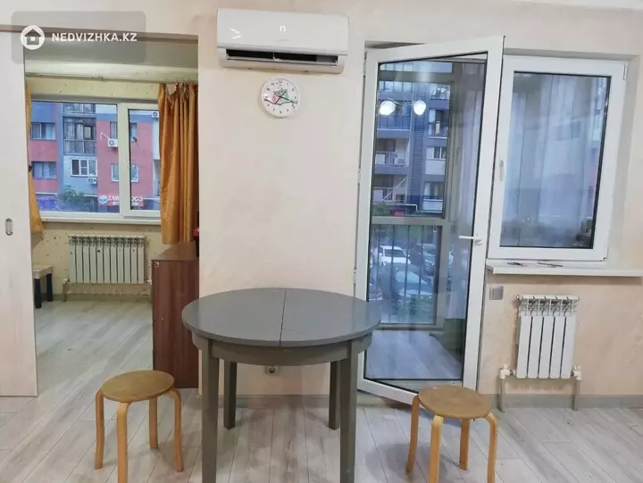 2-комнатная квартира, этаж 2 из 13, 44 м², фотография 2