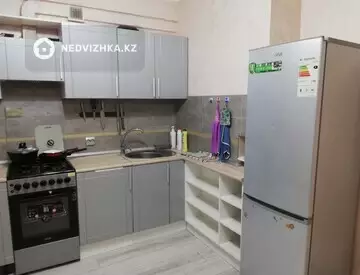 2-комнатная квартира, этаж 2 из 13, 44 м², миниатюра 3