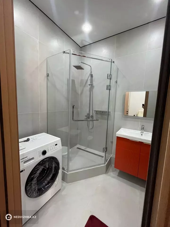 2-комнатная квартира, этаж 8 из 12, 45 м², На длительный срок, фотография 3