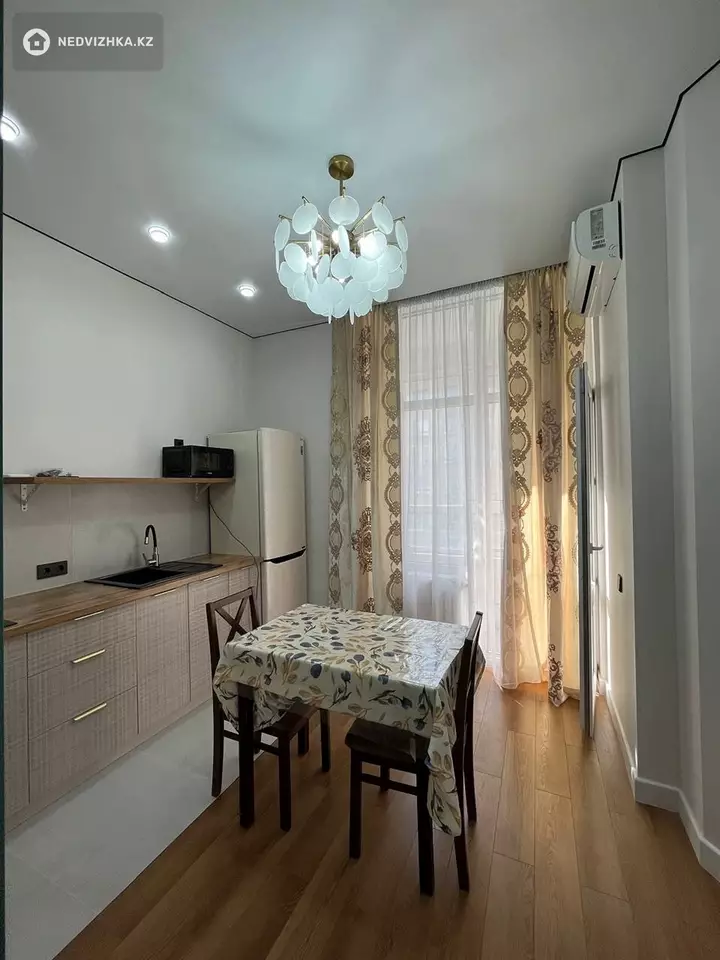 2-комнатная квартира, этаж 8 из 12, 45 м², На длительный срок