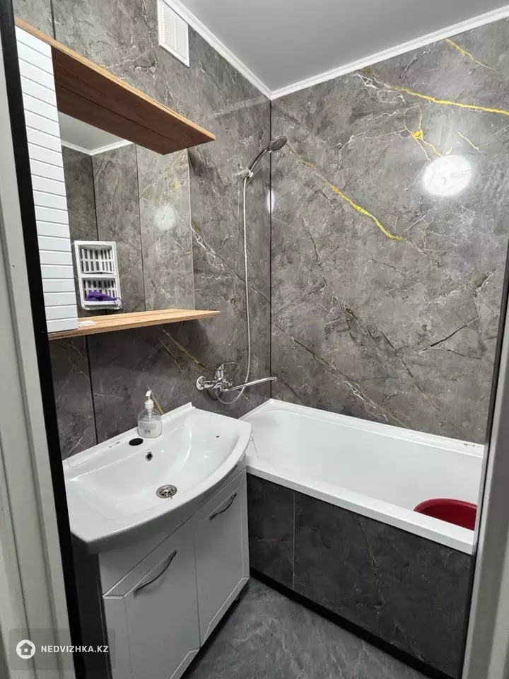 2-комнатная квартира, этаж 3 из 5, 51 м², фотография 2