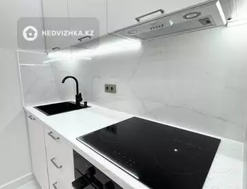 2-комнатная квартира, этаж 15 из 18, 45 м², миниатюра 7