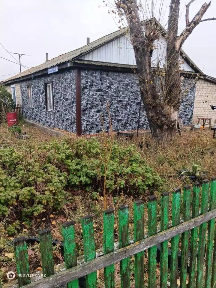 3-бөлмелі үй, 300 соттық, 53 м²