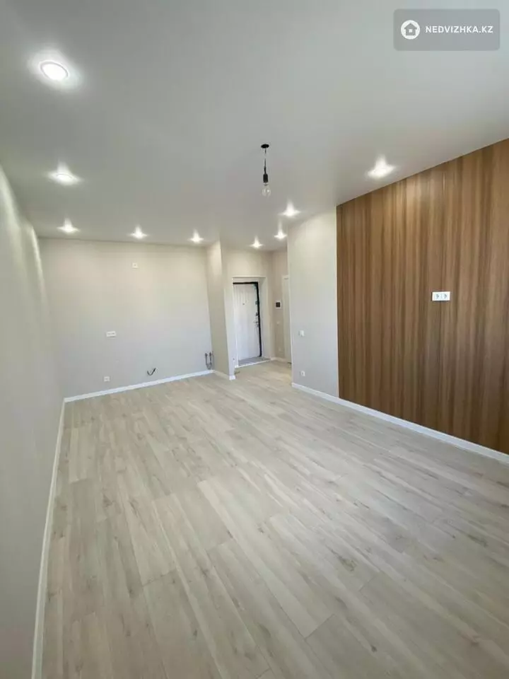 2-комнатная квартира, этаж 9 из 9, 37 м², фотография 2