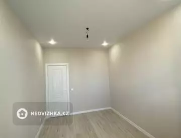 2-комнатная квартира, этаж 9 из 9, 37 м², миниатюра 4