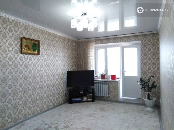 3-комнатная квартира, этаж 5 из 5, 75 м², фотография 2
