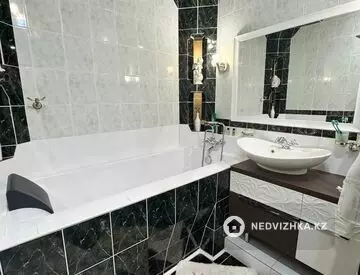4-комнатная квартира, этаж 2 из 5, 103 м², На длительный срок