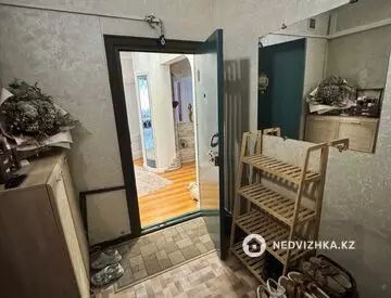 4-комнатная квартира, этаж 2 из 5, 103 м², На длительный срок
