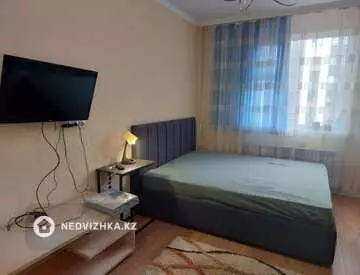 1-комнатная квартира, этаж 5 из 9, 40 м², На длительный срок, миниатюра 2