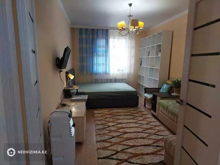 1-комнатная квартира, этаж 5 из 9, 40 м², На длительный срок