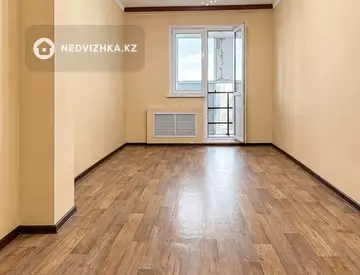 1-комнатная квартира, этаж 17 из 18, 52 м², миниатюра 2
