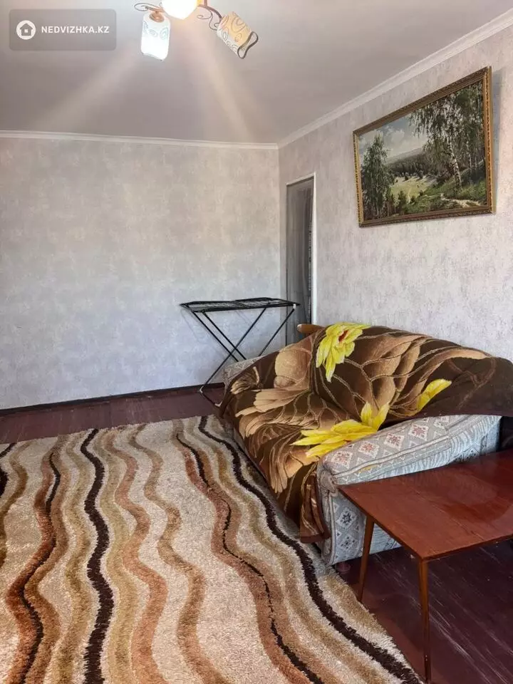 2-комнатная квартира, этаж 4 из 5, 47 м², На длительный срок