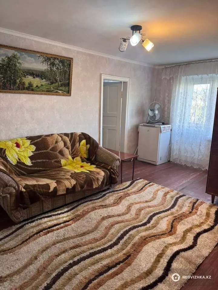 2-комнатная квартира, этаж 4 из 5, 47 м², На длительный срок, фотография 2