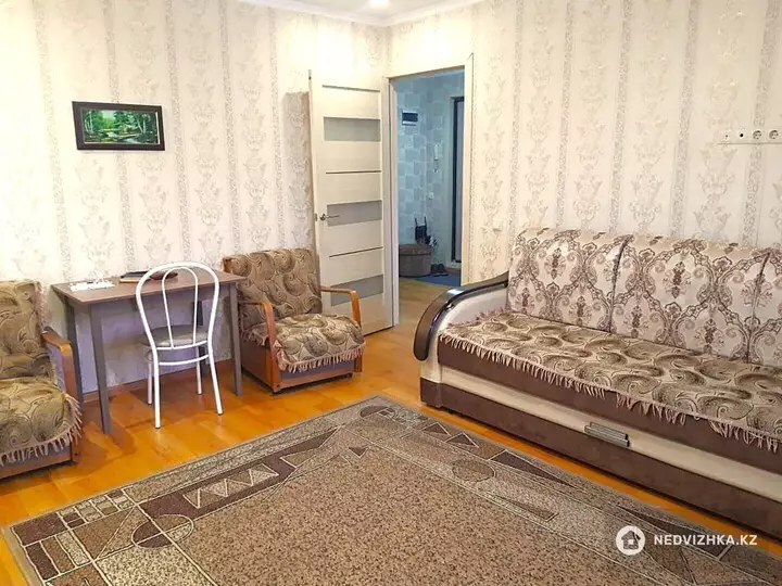 2-комнатная квартира, этаж 1 из 5, 50 м², фотография 2