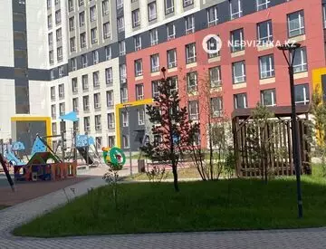 4-комнатная квартира, этаж 5 из 9, 116 м², На длительный срок, миниатюра 2