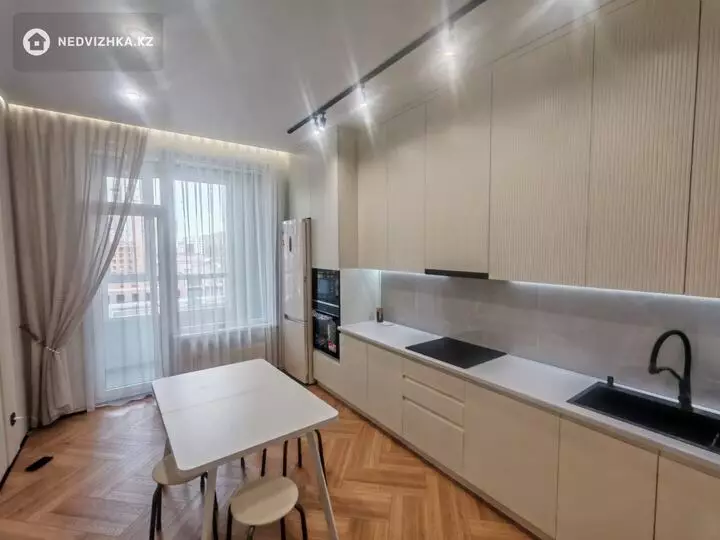 4-комнатная квартира, этаж 5 из 9, 116 м², На длительный срок, фотография 5