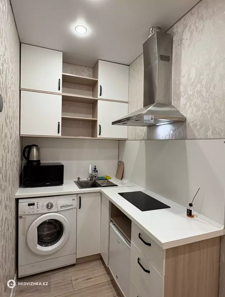 1-комнатная квартира, этаж 2 из 5, 36 м², Посуточно, фотография 4