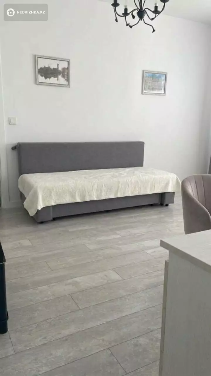 4-комнатная квартира, этаж 14 из 20, 138 м², фотография 2