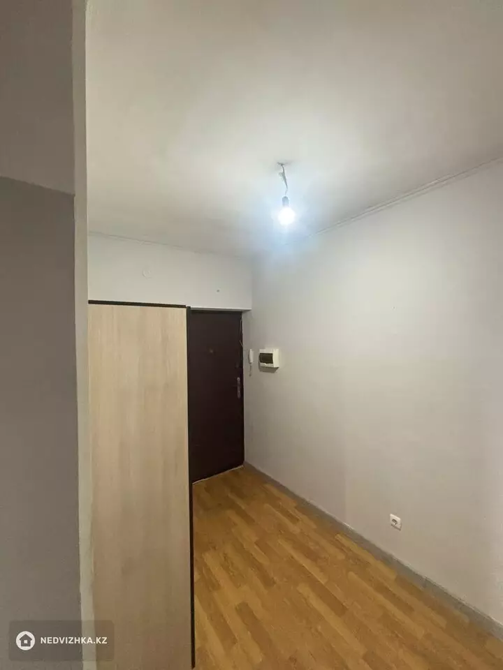 1-комнатная квартира, этаж 9 из 9, 44 м², фотография 2