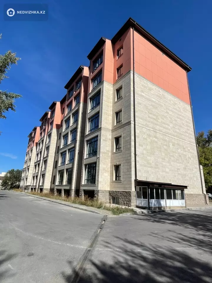 2-комнатная квартира, этаж 2 из 6, 65 м², фотография 3