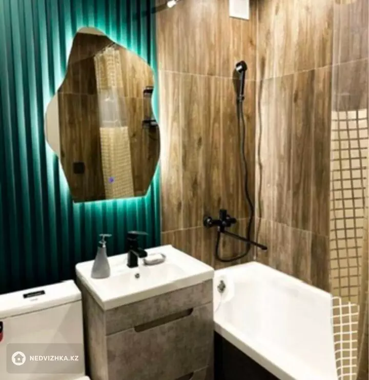 2-комнатная квартира, этаж 3 из 5, 36 м², Посуточно, фотография 3
