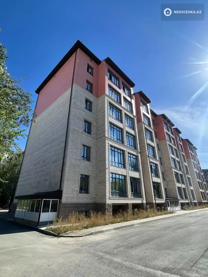 2-комнатная квартира, этаж 5 из 6, 65 м², фотография 2