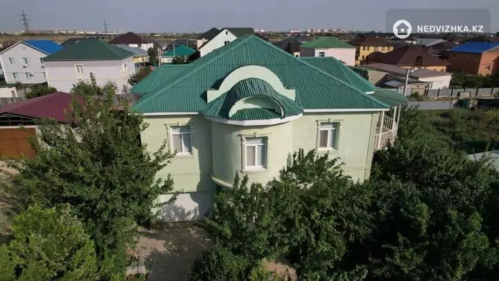 9-комнатный дом, 10 соток, 307 м², фотография 3