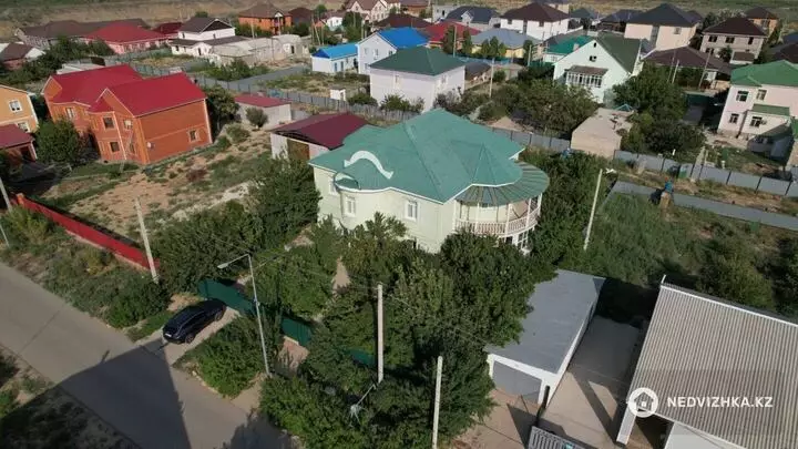 9-комнатный дом, 10 соток, 307 м², фотография 4