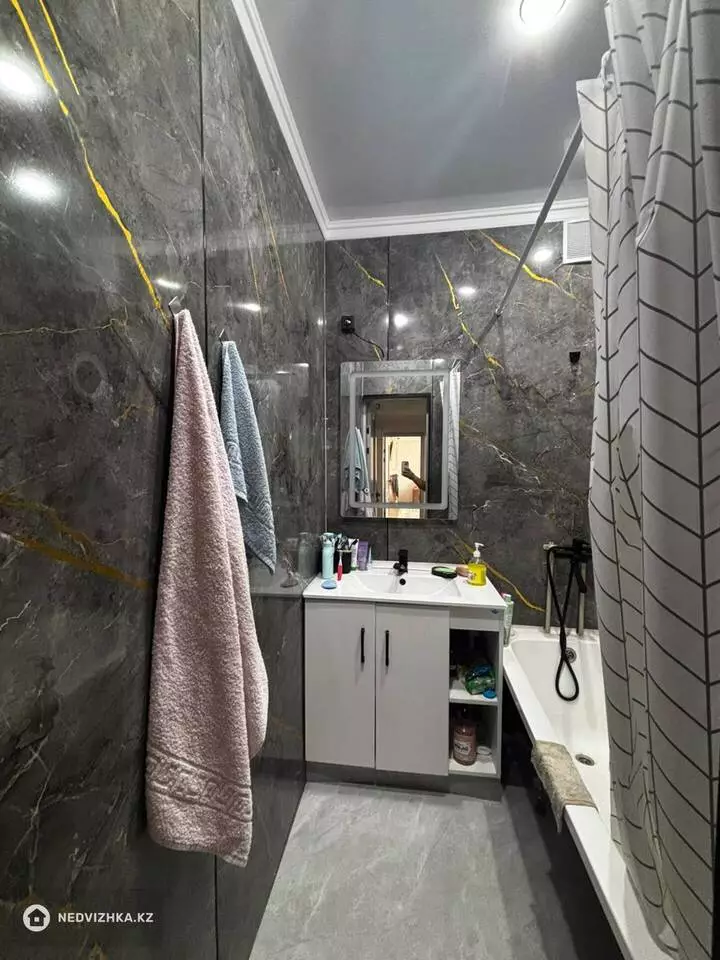 3-комнатная квартира, этаж 2 из 4, 74 м²