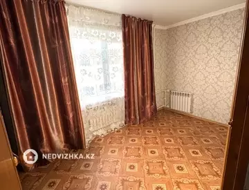 3-комнатная квартира, этаж 3 из 5, 52 м², миниатюра 3