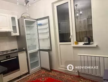 2-комнатная квартира, этаж 1 из 12, 58 м², На длительный срок