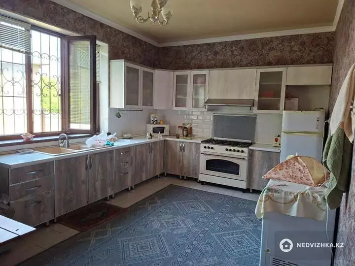 5-комнатный дом, 8 соток, 200 м², фотография 2