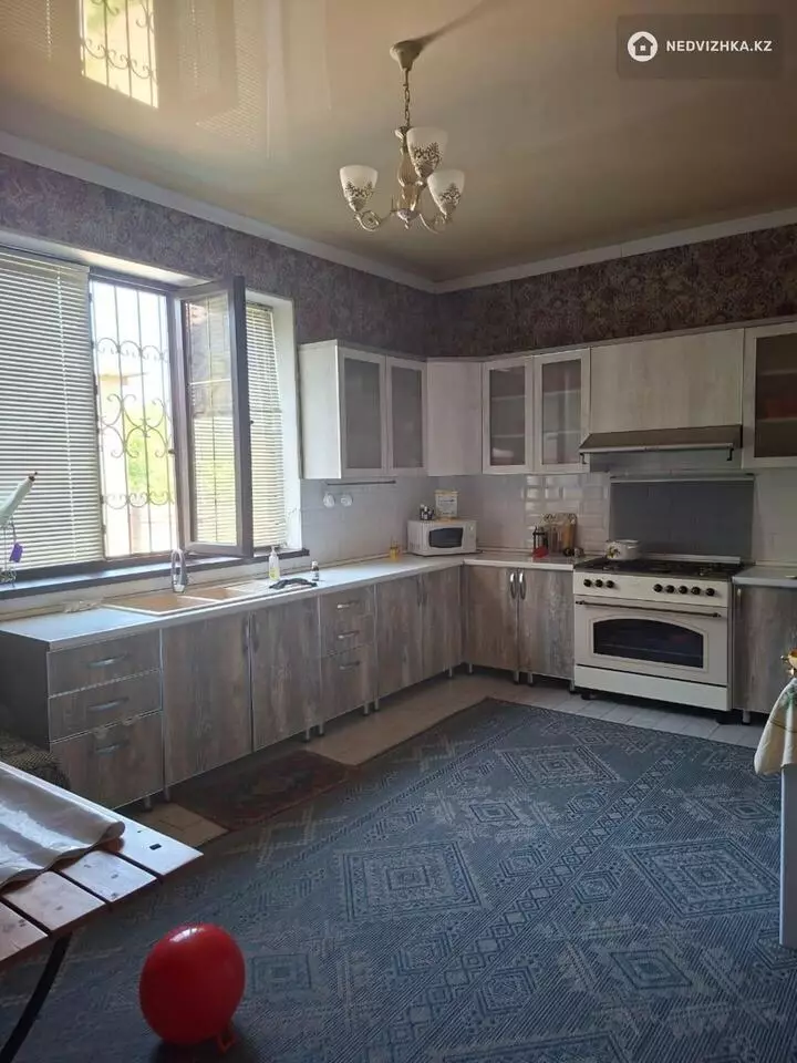 5-комнатный дом, 8 соток, 200 м², фотография 3