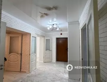 3-бөлмелі пәтер, қабат 3 барлық қабат саны 9, 80 м², 8-нобай
