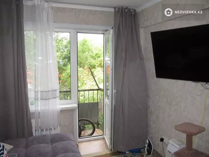 2-комнатная квартира, этаж 4 из 5, 45 м², фотография 3