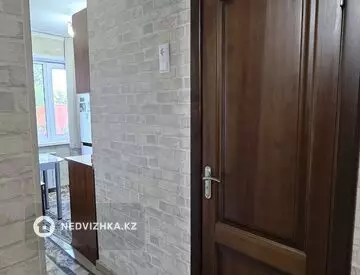 2-комнатная квартира, этаж 4 из 5, 45 м², миниатюра 12