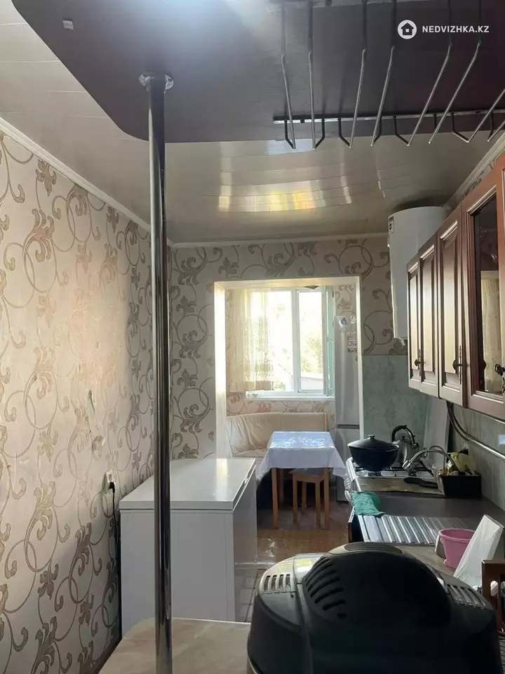 2-комнатная квартира, этаж 4 из 4, 64 м², фотография 2