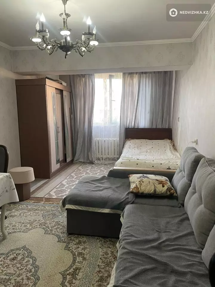 2-комнатная квартира, этаж 4 из 4, 64 м², фотография 3