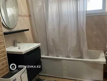 2-комнатная квартира, этаж 4 из 4, 64 м², миниатюра 4