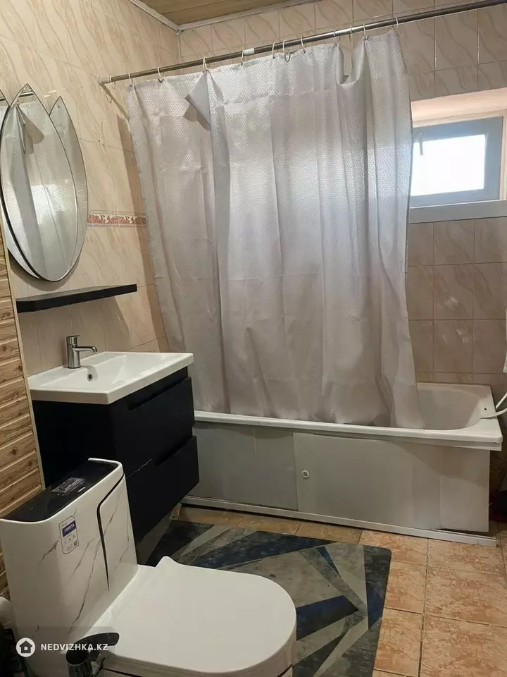 2-комнатная квартира, этаж 4 из 4, 64 м², фотография 4